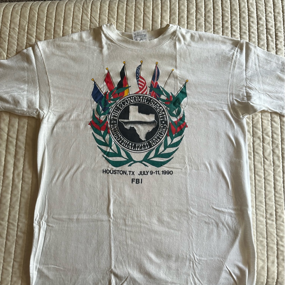 The economics summit of the industrialized nations, FBI vintage T-shirt